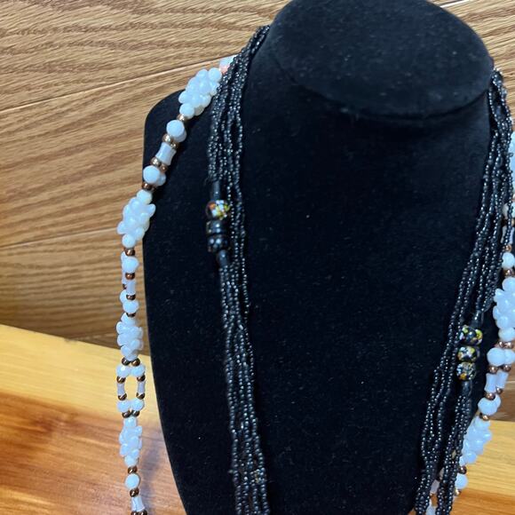 Vintage Seed Beaded Layered Necklace 2 MCM White Black Floral Handmade Beads - Picture 13 of 15